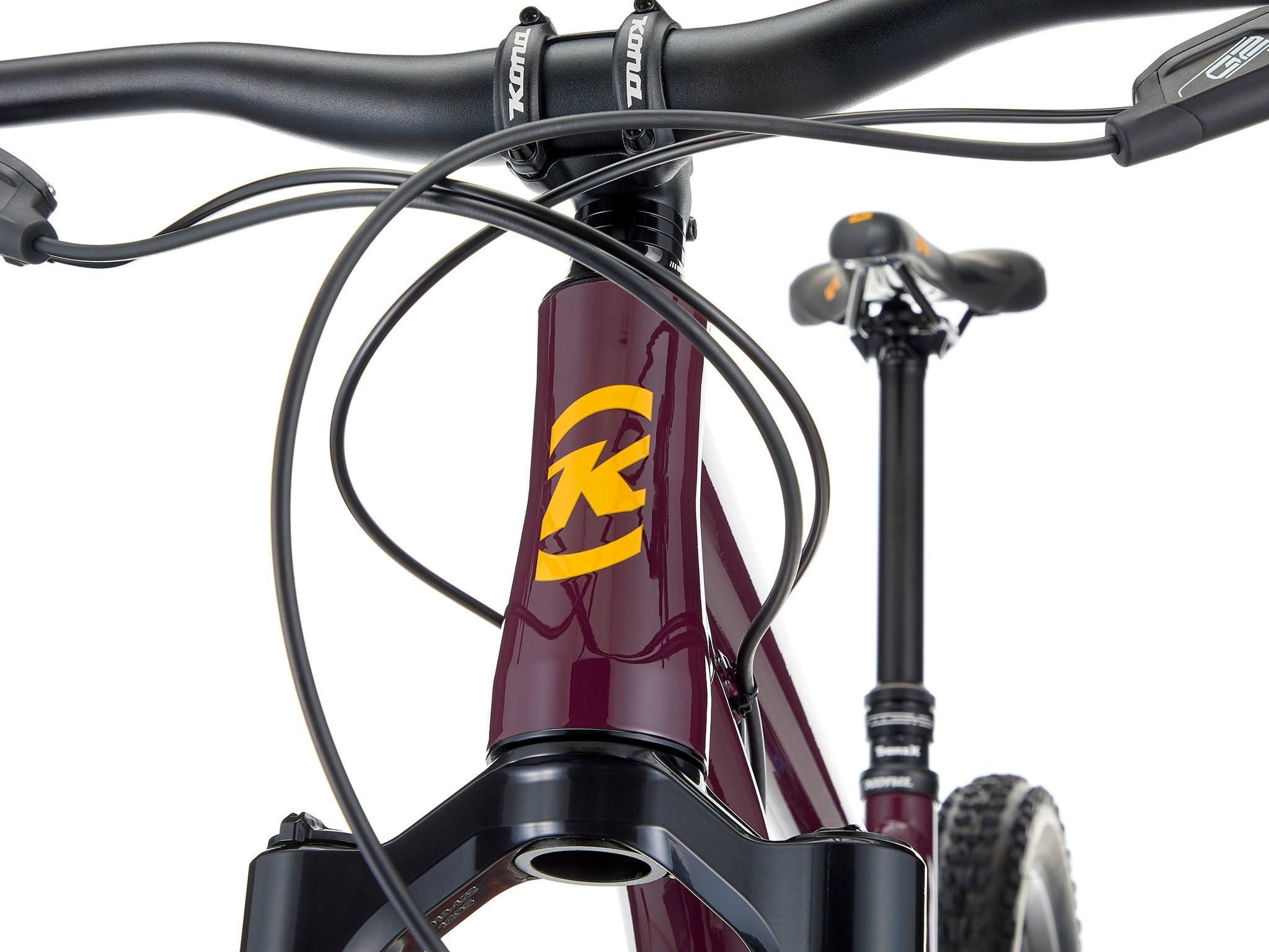 Rider navigating a rugged trail on the Process 134 DL 27.5, demonstrating its performance and handling.