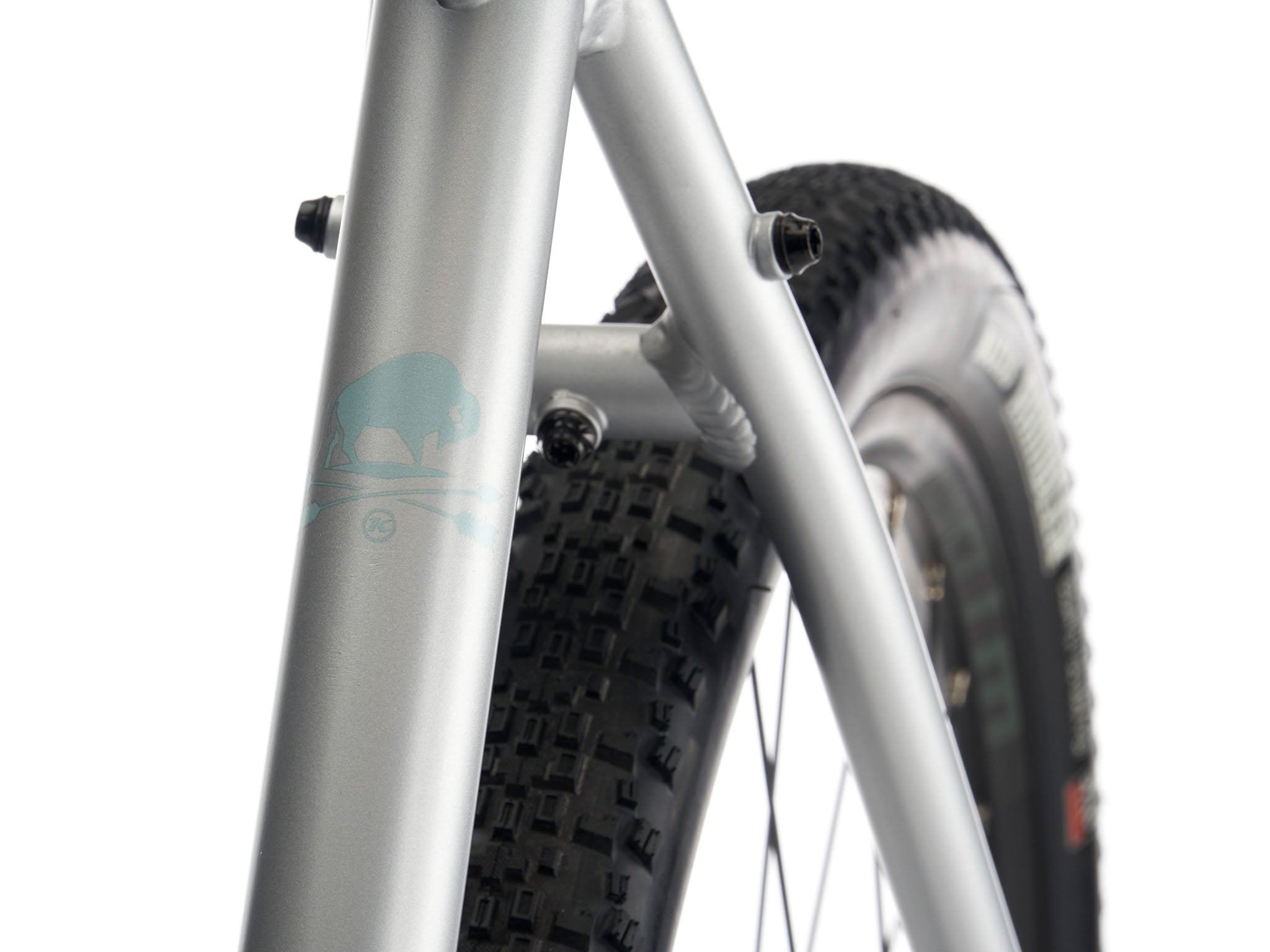 Close-up of the tread pattern on Rove AL 650 high-performance bike tire
