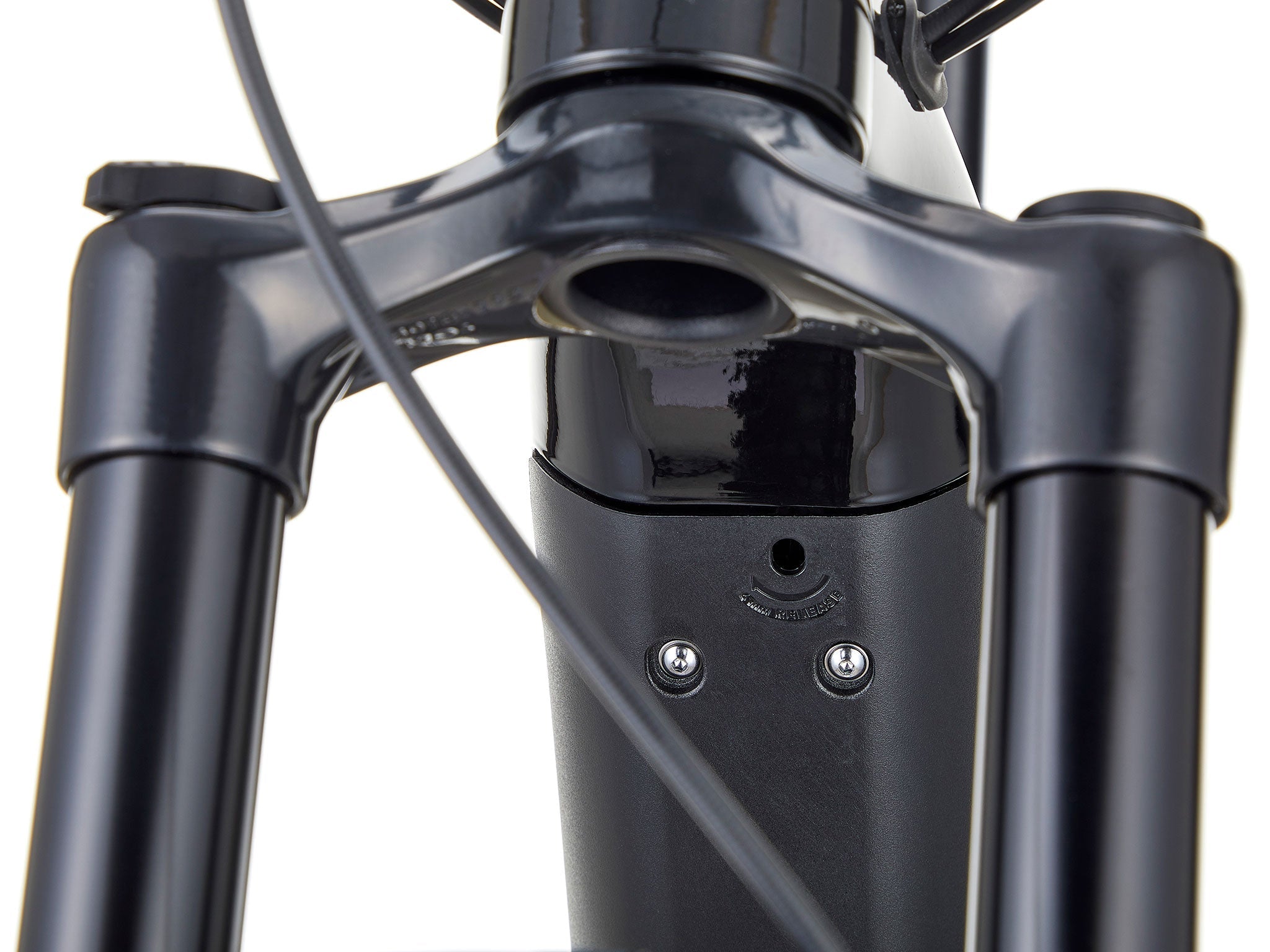 Side view of Remote 160 e-MTB, showcasing the 29-inch wheels and durable frame.
