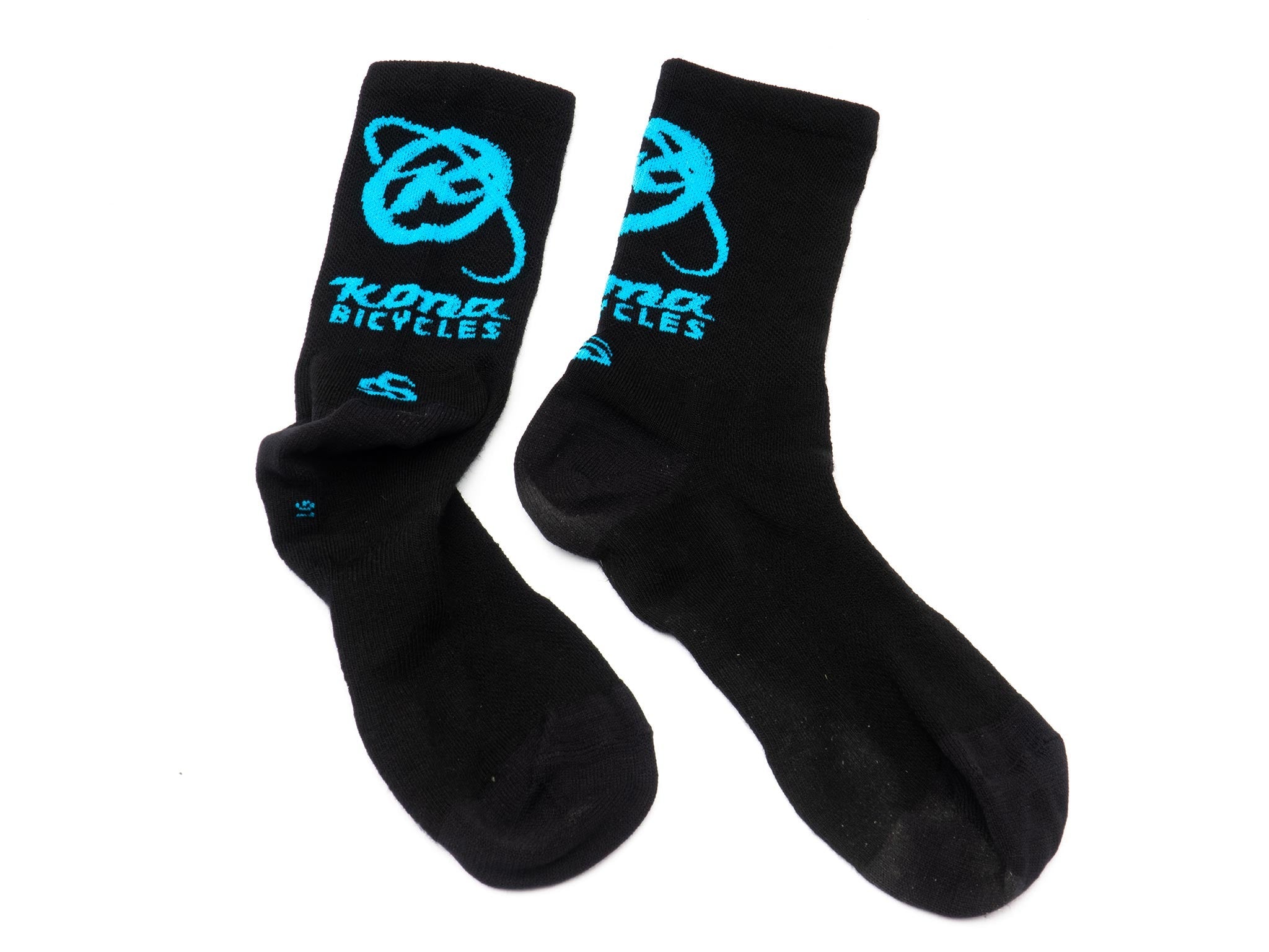Athlete wearing Kona Orbit temperature regulating socks during hike