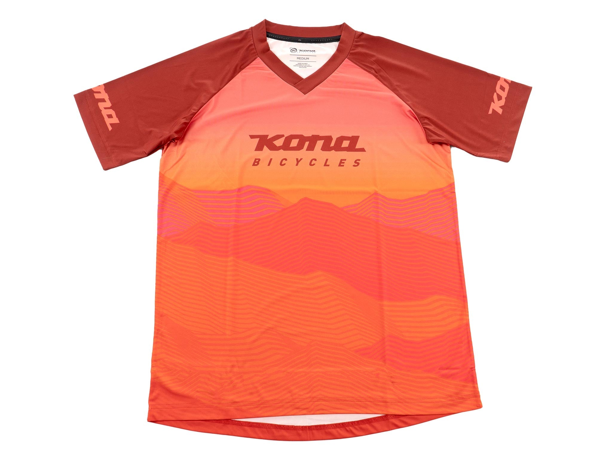 Back view of the lightweight cycling jersey highlighting its breathable fabric.