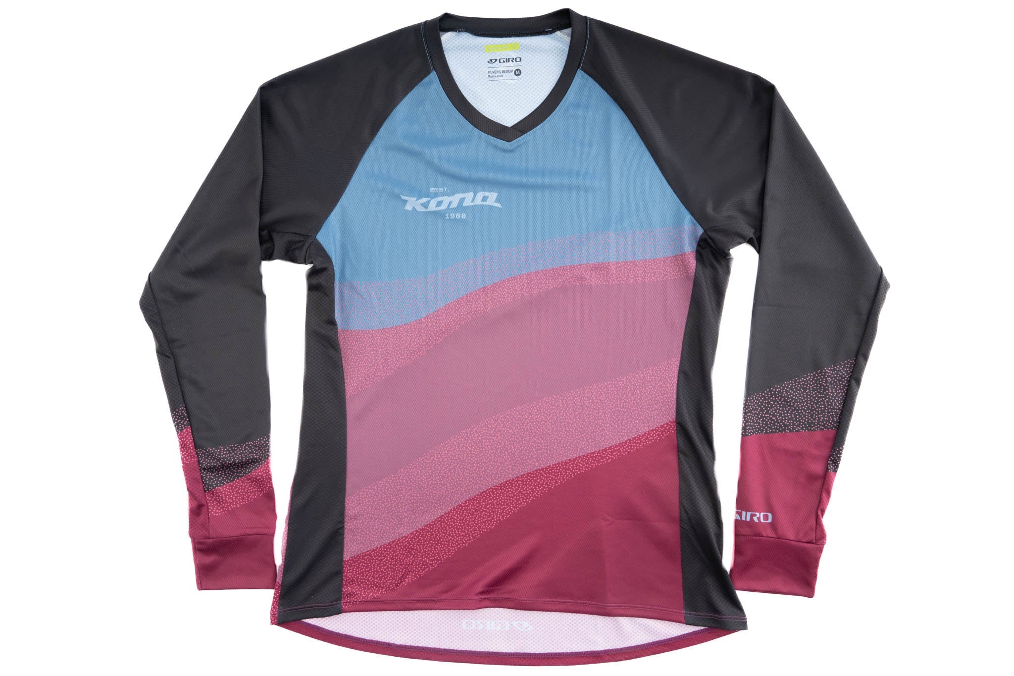 Close-up of the Vista women's long sleeve cycling jersey showing breathable fabric and stylish design