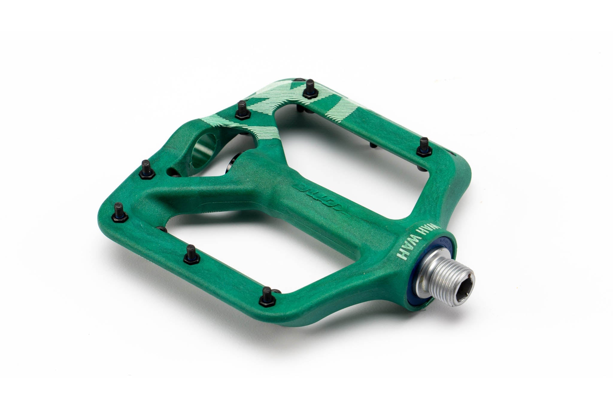 Wah Wah II Pedal Small composite flat pedal from the side, highlighting its lightweight design