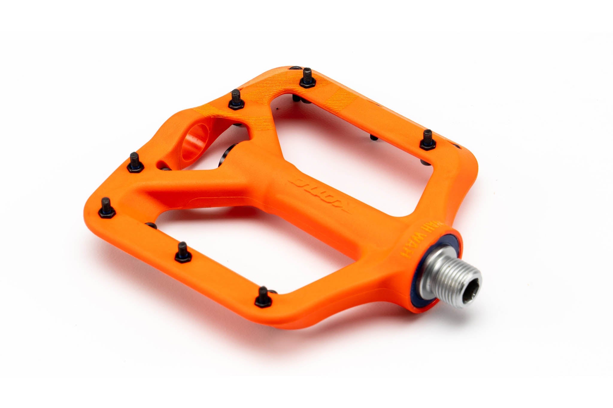 Wah Wah II Pedal Small composite flat pedal from the side, highlighting its lightweight design