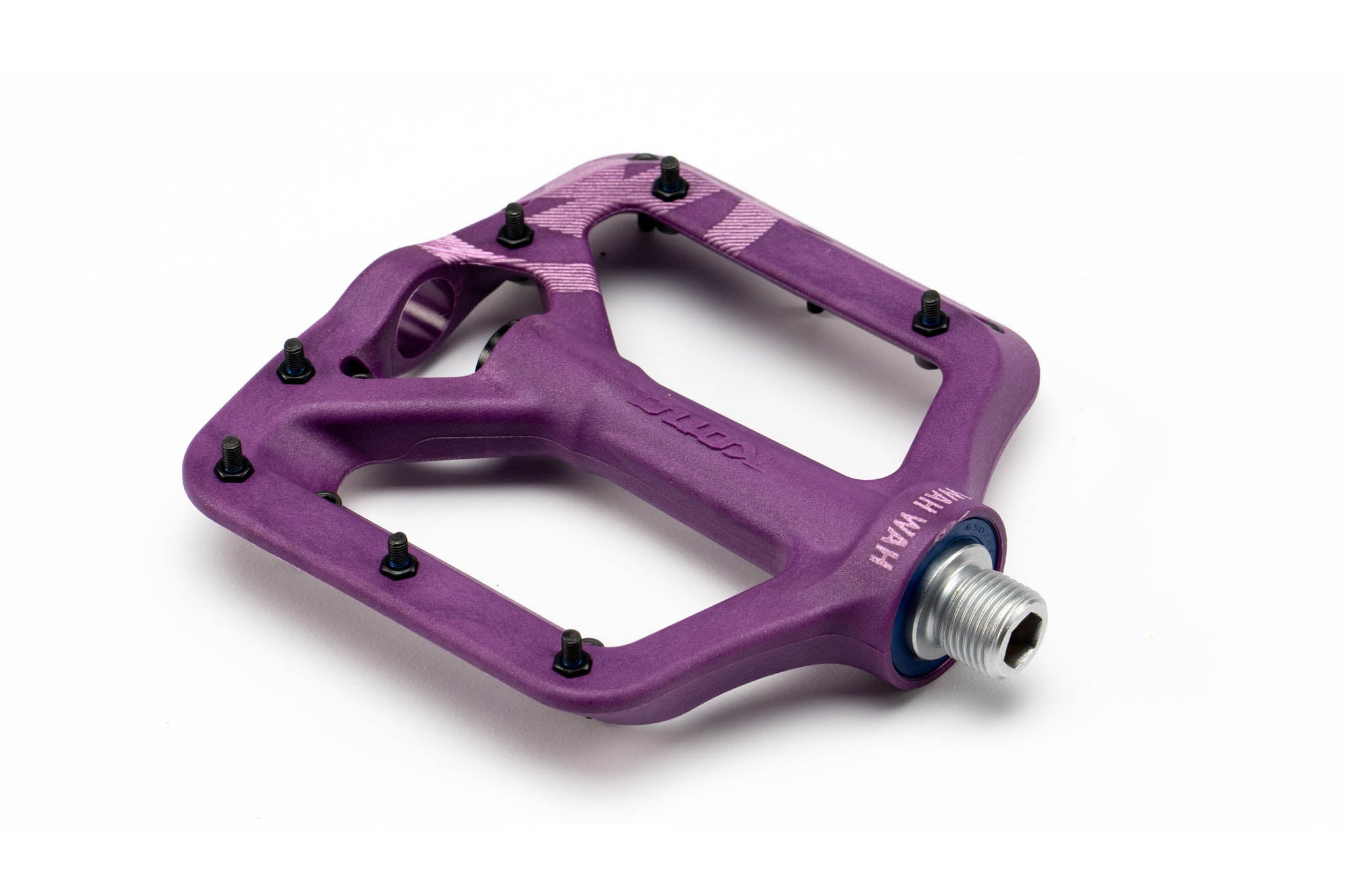 Wah Wah II Pedal Small composite flat pedal from the side, highlighting its lightweight design