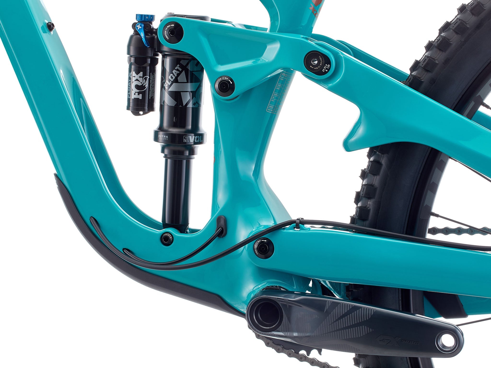 Close-up of the SRAM GX drivetrain on the Carbon Fiber Trail Master 153 CR, highlighting its reliability.