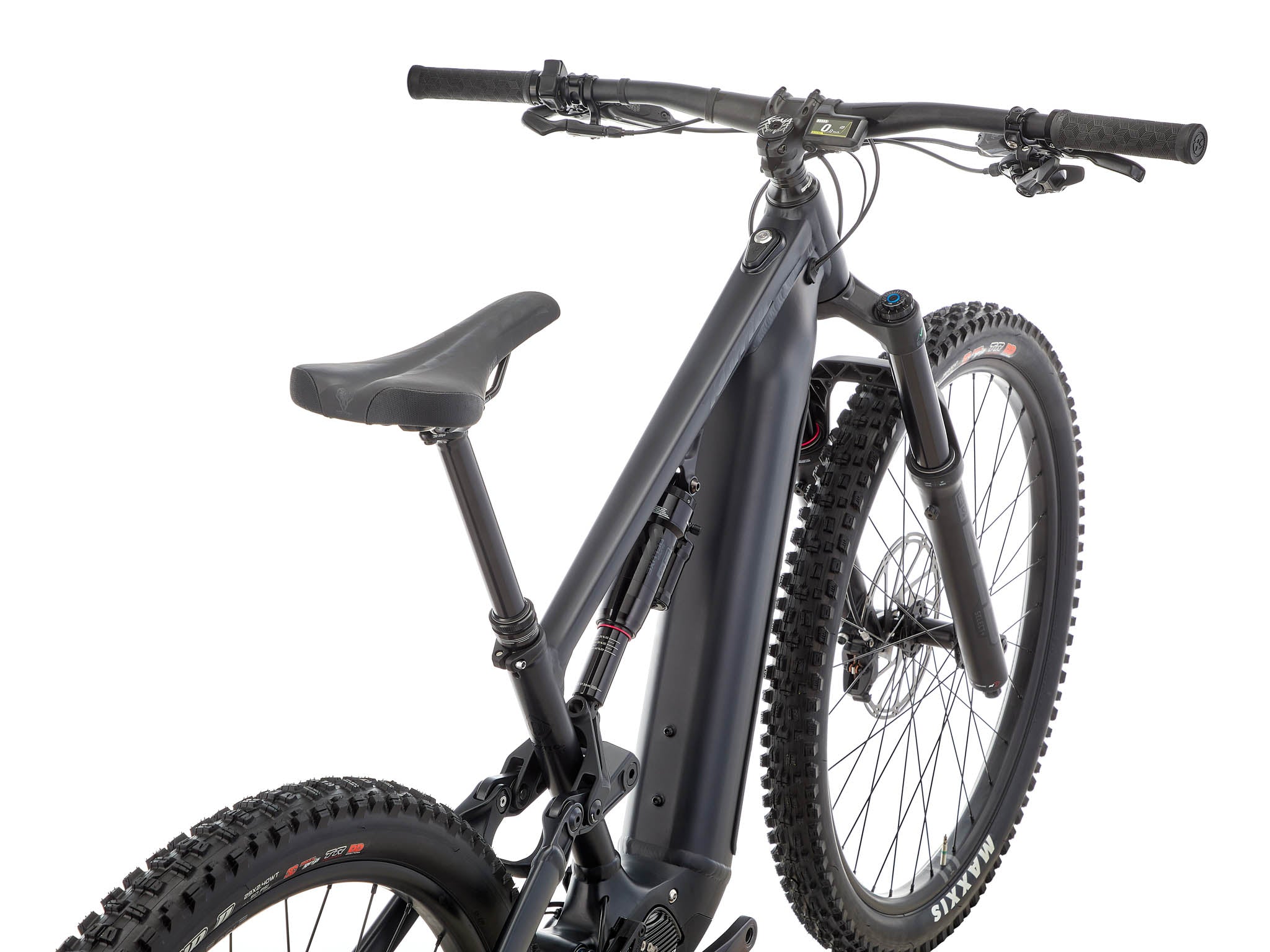 Remote 160 DL e-Mountain Bike on a steep incline showing off its robust design.